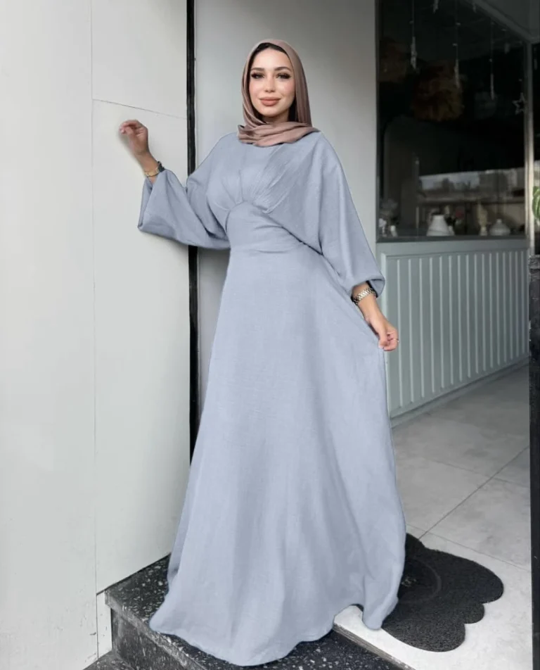 فستان أنيق بقصة مريحة يناسب حتى وزن 85 كيلو
