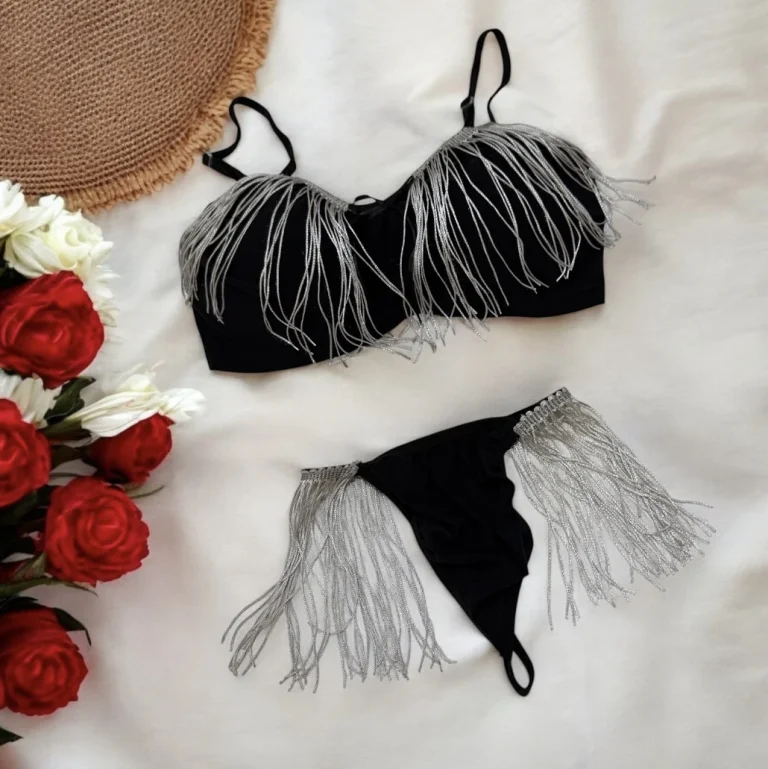 طقم لانجري فاخر بتفاصيل فضية – أسود وموف