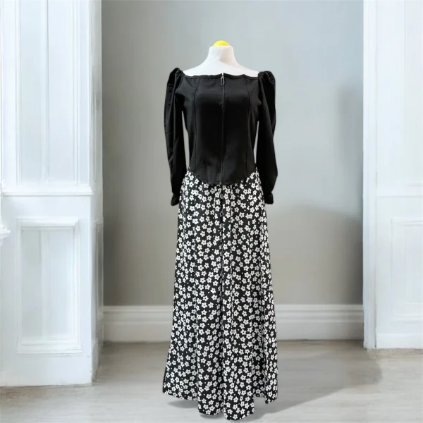 طقم “Soft Bloom” – أناقة يومية بخامة فاخرة