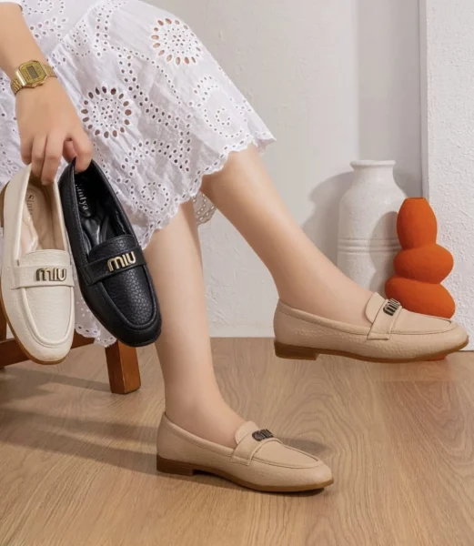 لوفرز MIU بتصميم كلاسيكي فاخر