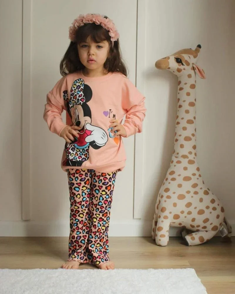 طقم بناتي خريفي انيق ومميز