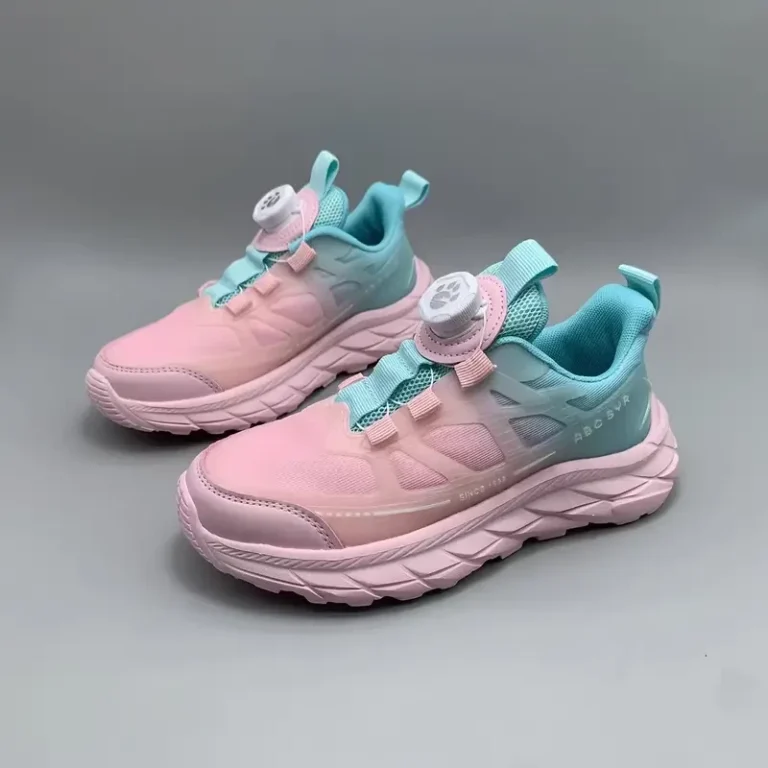 حذاء رياضي جميل مميز