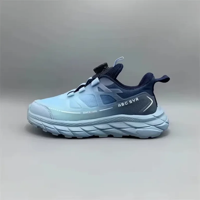 حذاء رياضي بتدرجات الوان