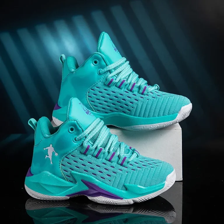 حذاء رياضي بعده ألوان