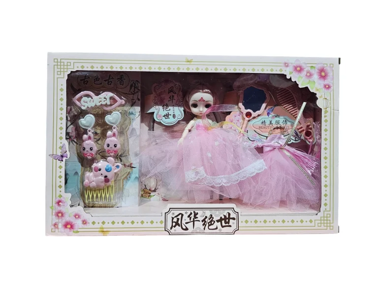 دميه عروسه مع اكسسواراتها