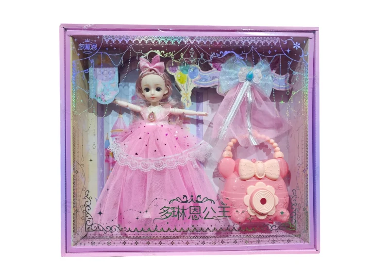 دميه مرنه مع اكسسواراتها