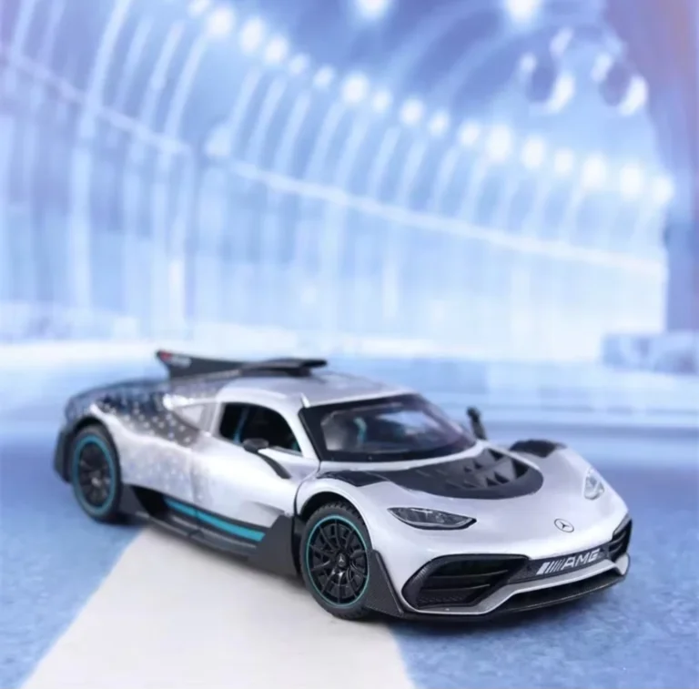 سياره مرسيدس حديد حجم كبير