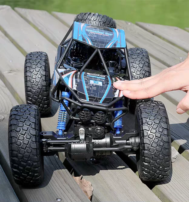 سيارة بريموت مضادة للماء