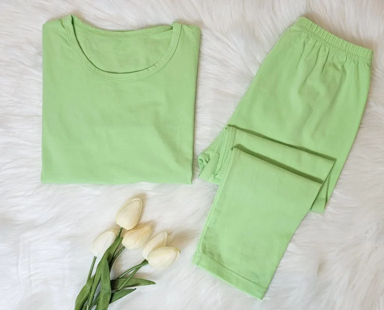 بيجاما باللون الموحد للاولاد