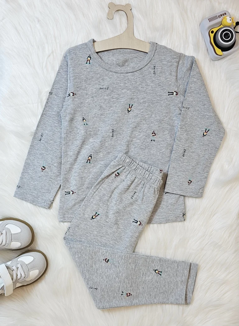 ملابس نوم للاطفال باللون الرمادي