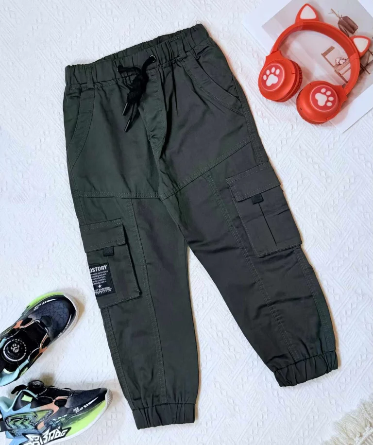 بنطلون ولادي واسع بجيوب زيتي