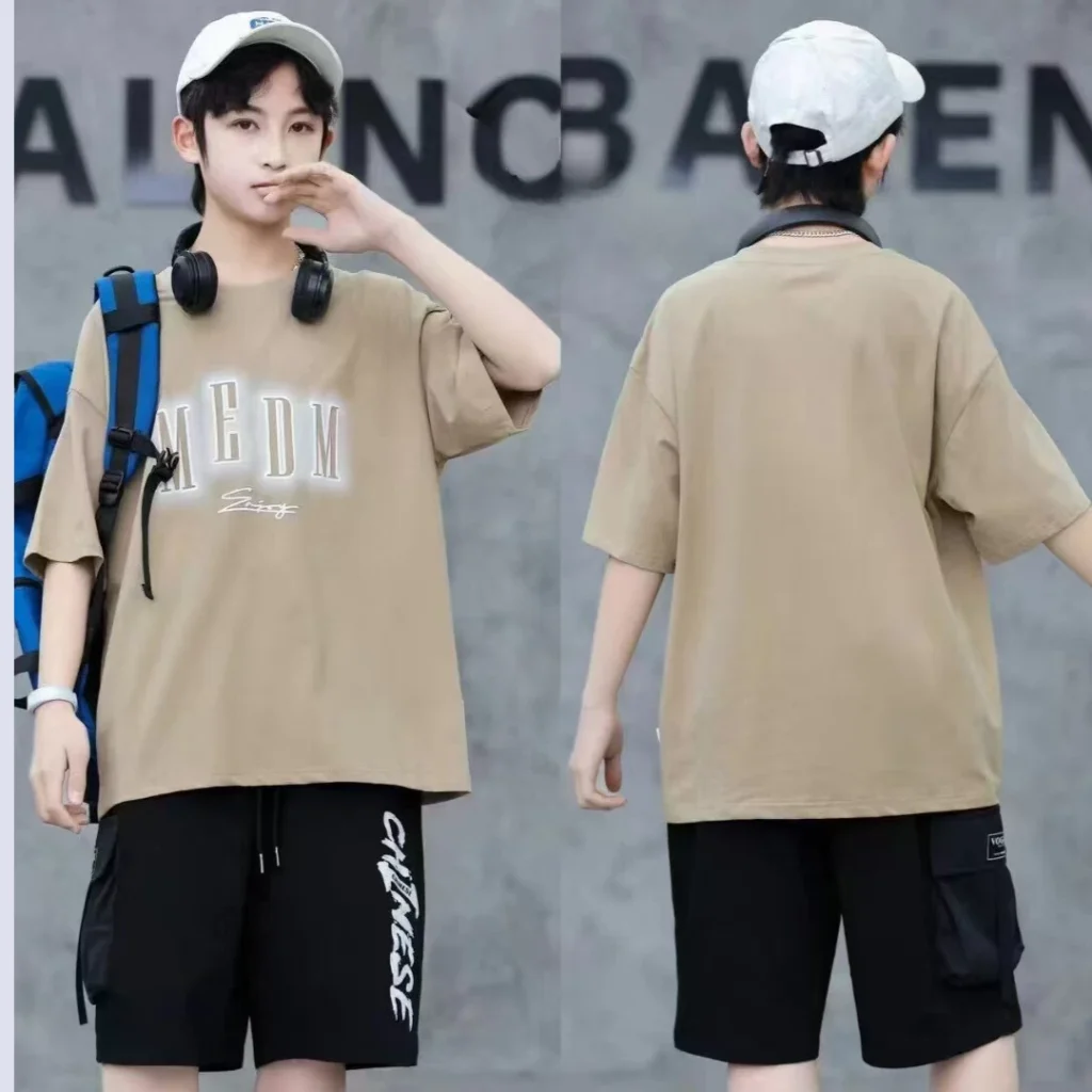 طقم ولادي أسود وبيج