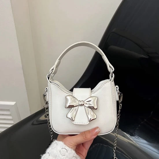 حقيبه يد هلاليه جلديه انيقه