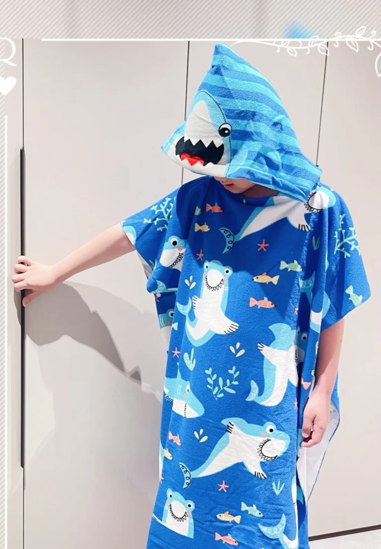 رداء استحمام سمكه قرش حجم كبير