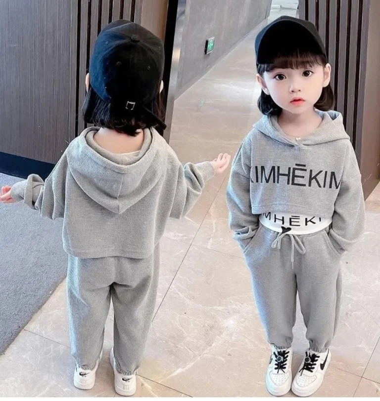 بدله بناتيه  من ثلاث قطع