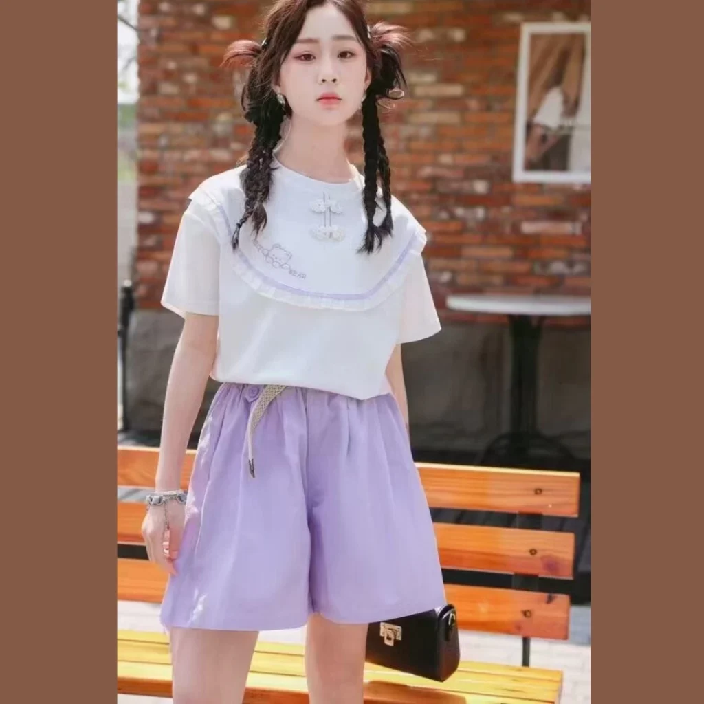 طقم بناتي شورت بحزام وتيشرت موف