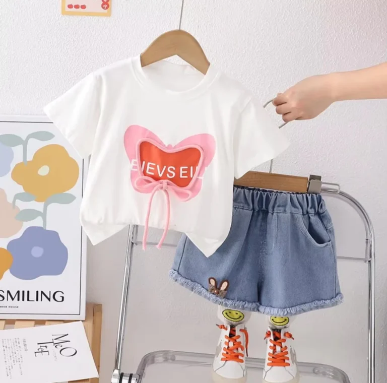 بدله للفتيات الانيقات بتصميم عصري