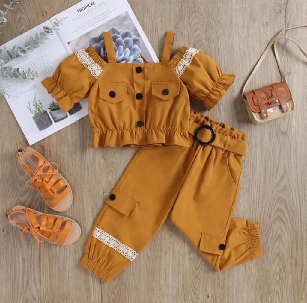 طقم بناتي انيق وعصري