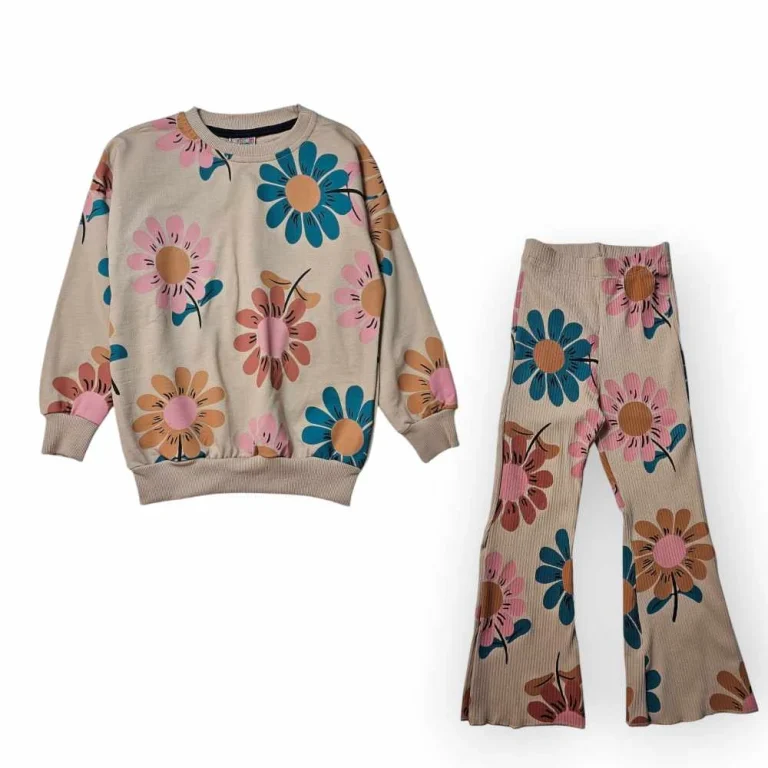 ملابس بنات خريفي بطبعات بالورود