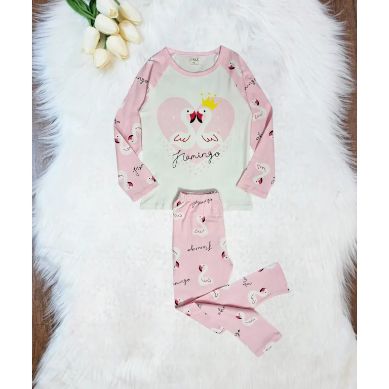 بجامه نوم للبنات الصغار برسمه فلامنقو