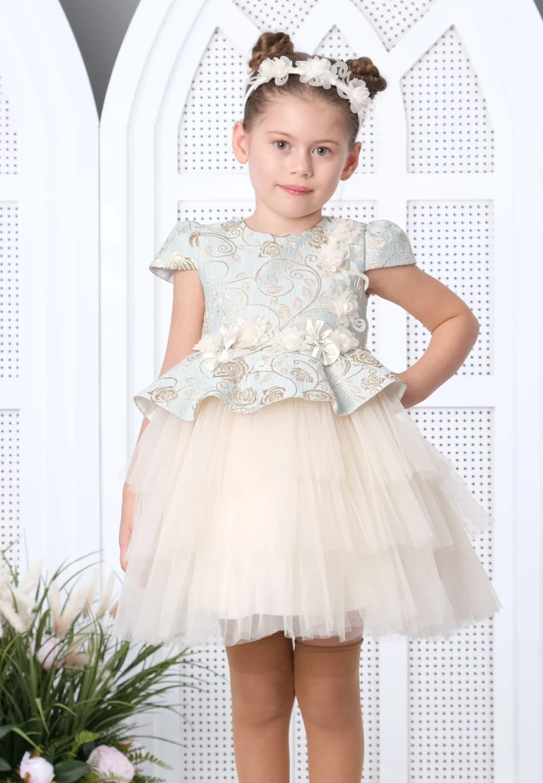 فستان للفتيات بتصميم انيق