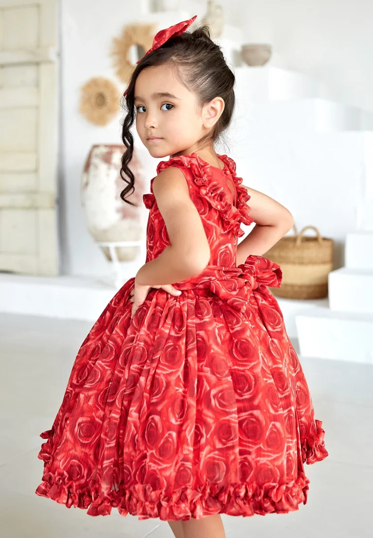 فستان للبنات بتصميم ورود