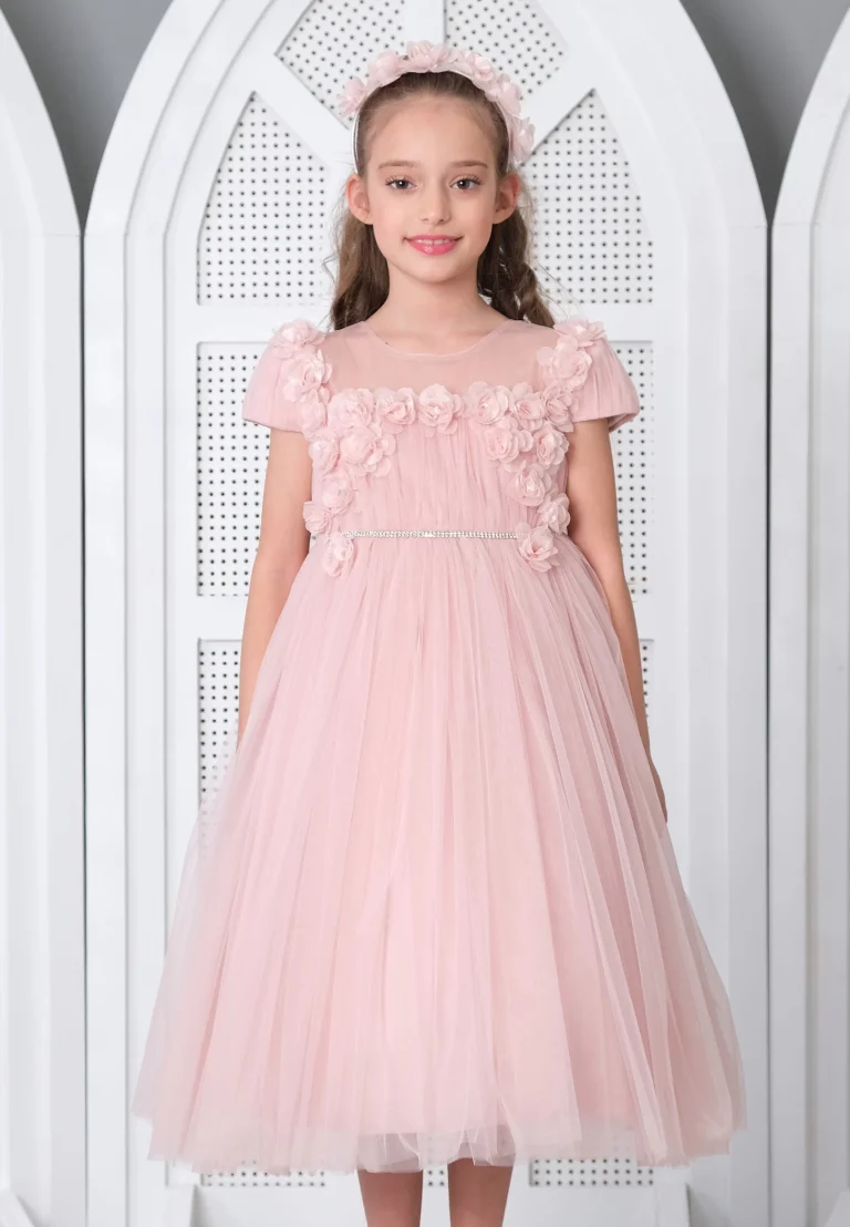 فستان للبنات الصغار مزين بالورود