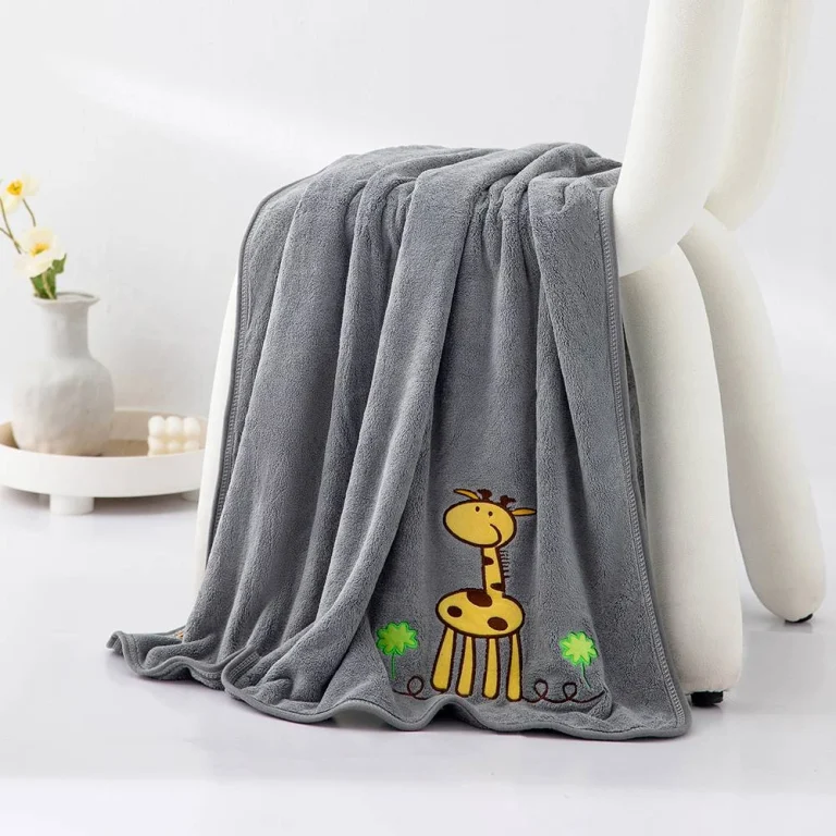 منشفة أطفال كبيرة رمادي