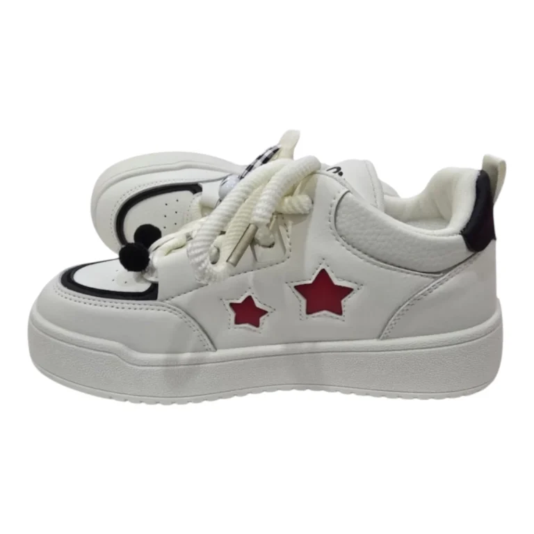 حذاء رياضي أنيق بتصميم عصري