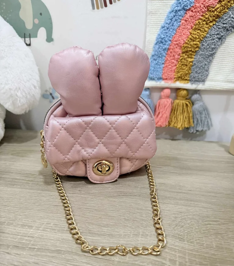 شنط يد بتصميم هندسي