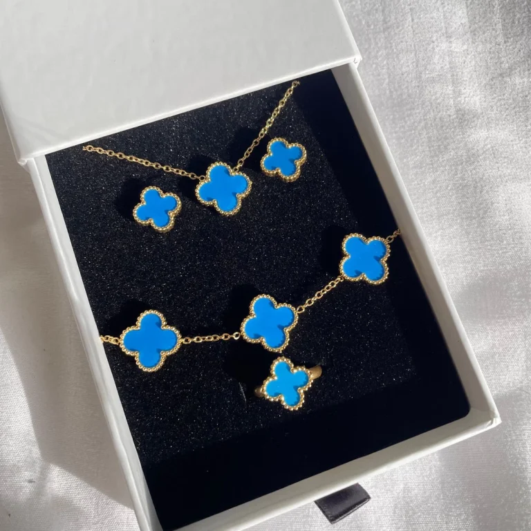 طقم اكسسوار راقي ذهبي و أزرق