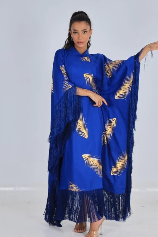 دراعة مطبوعة بأوراق ذهبية وأهداب على الاطراف