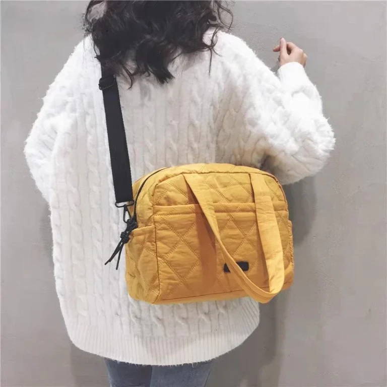 حقيبه كروس كتف مبطنه عمليه