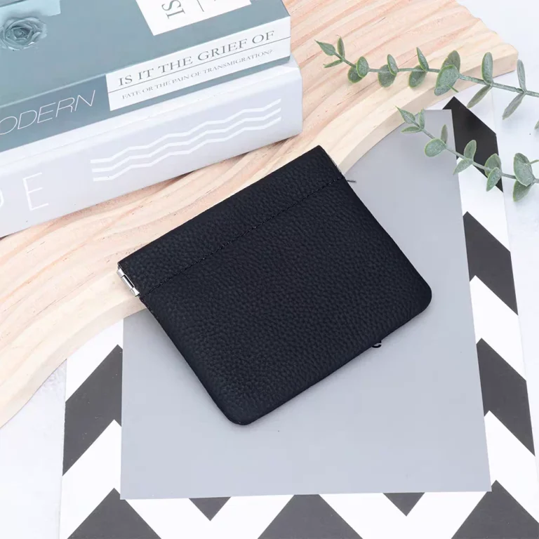 محفظه نقود ذات اغلاق ذاتي