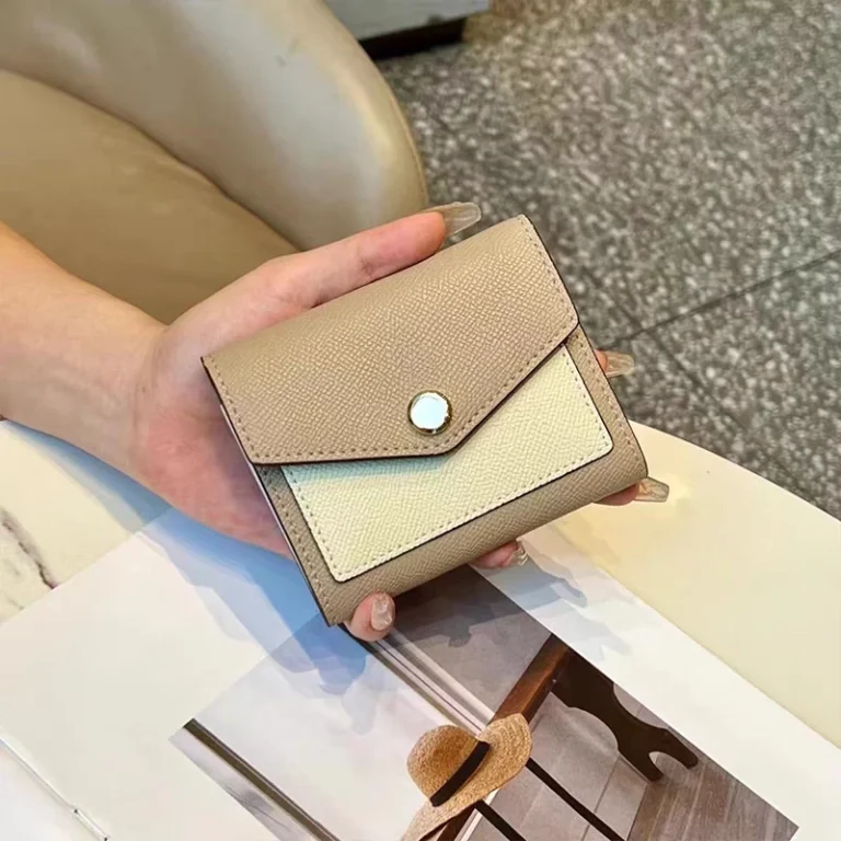 محفظه نسائيه جلديه صغيره