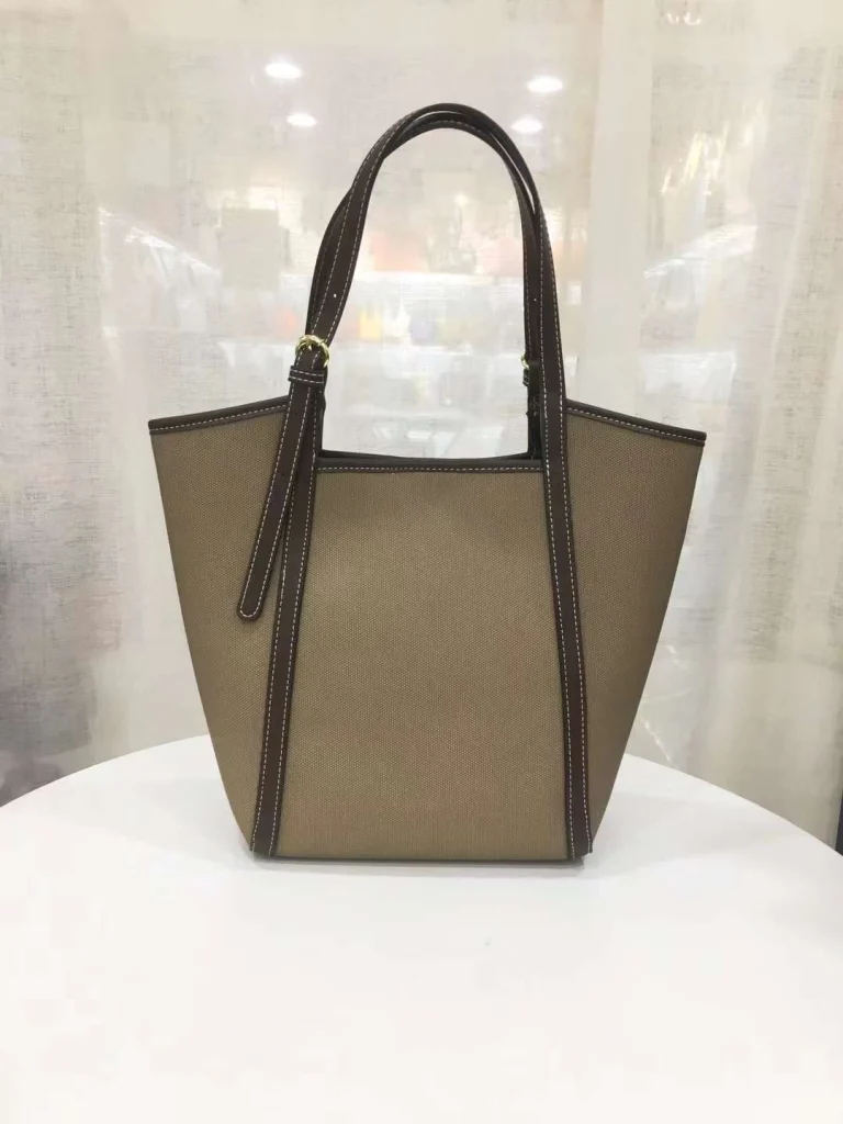 شنطه نسائيه جلديه  كبيره