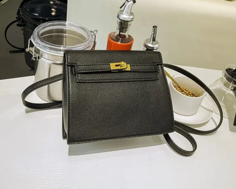 شنطه نسائيه انيقه الحجم الميني