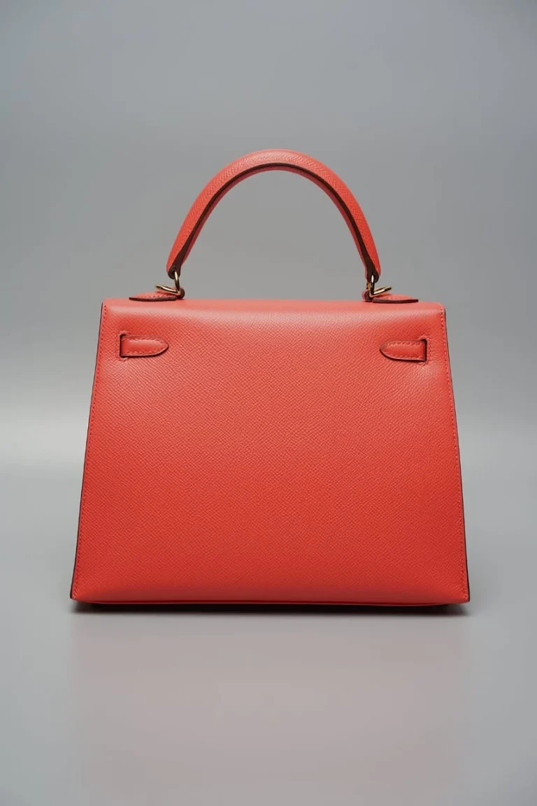 شنطه مميزه حجم كبير باللون الاورنج