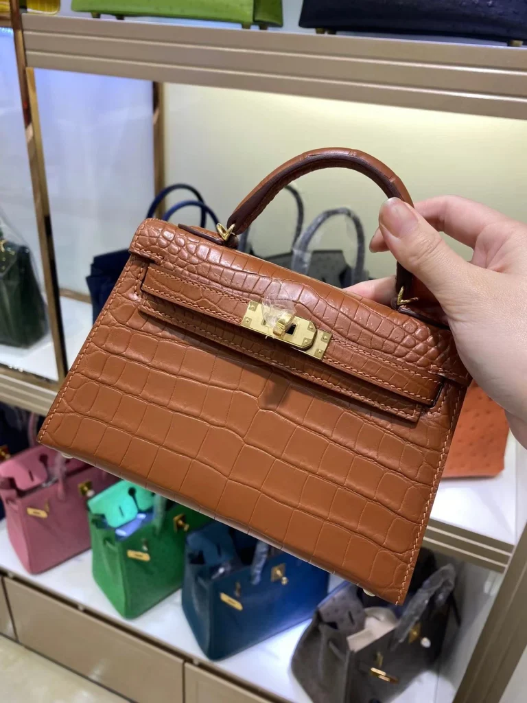 شنط يد ميني بتصميم يواكب الموضه