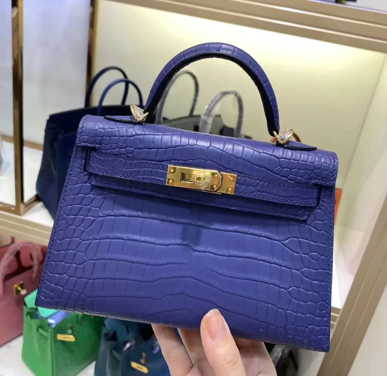 حقيبه يد انيقه باللون الازرق الملكي حجم ميني