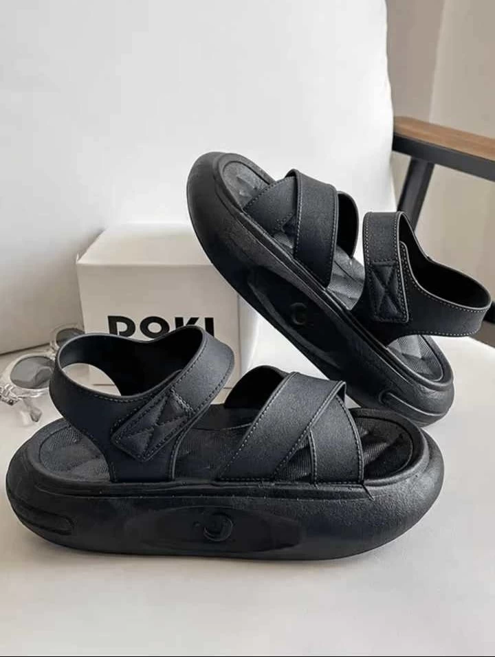 صندل نسائي بتصميم عصري