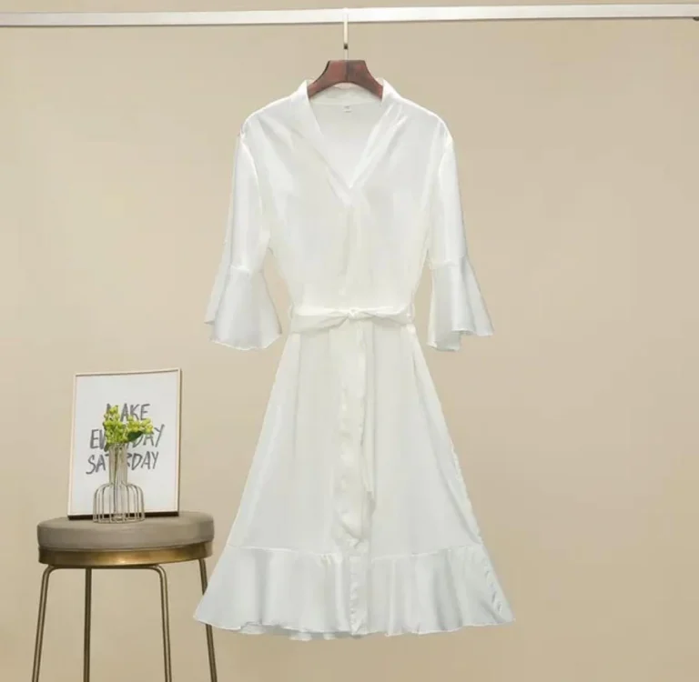 رداء نوم بتصميم كلاسيك