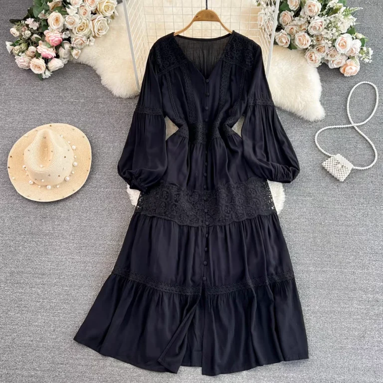 فستان ناعم  طويل ومطرز