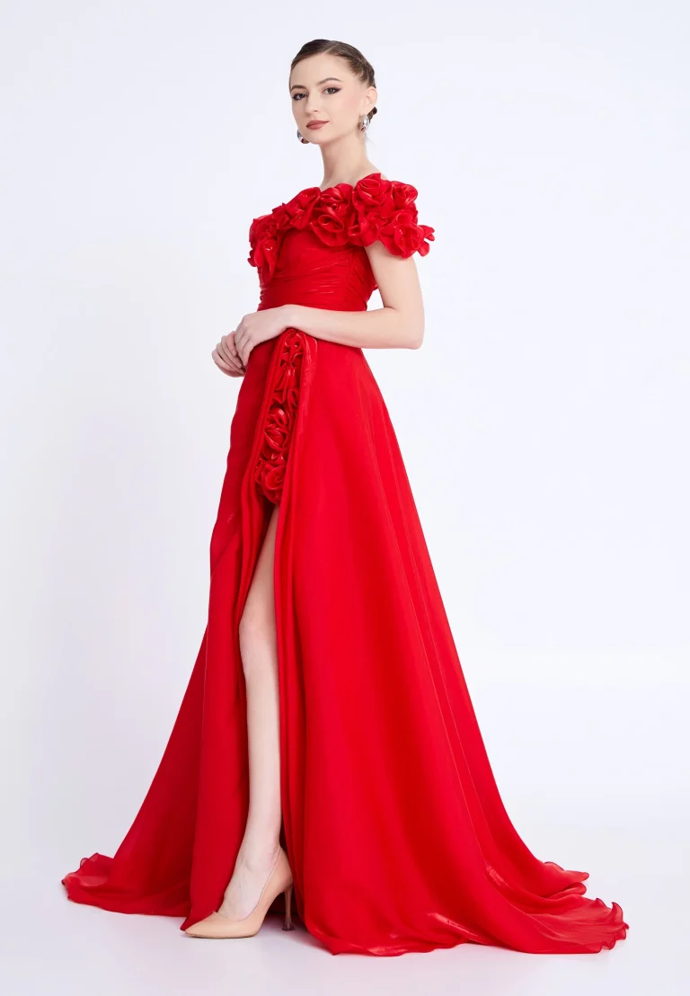 فستان سهرة فاخر أحمر