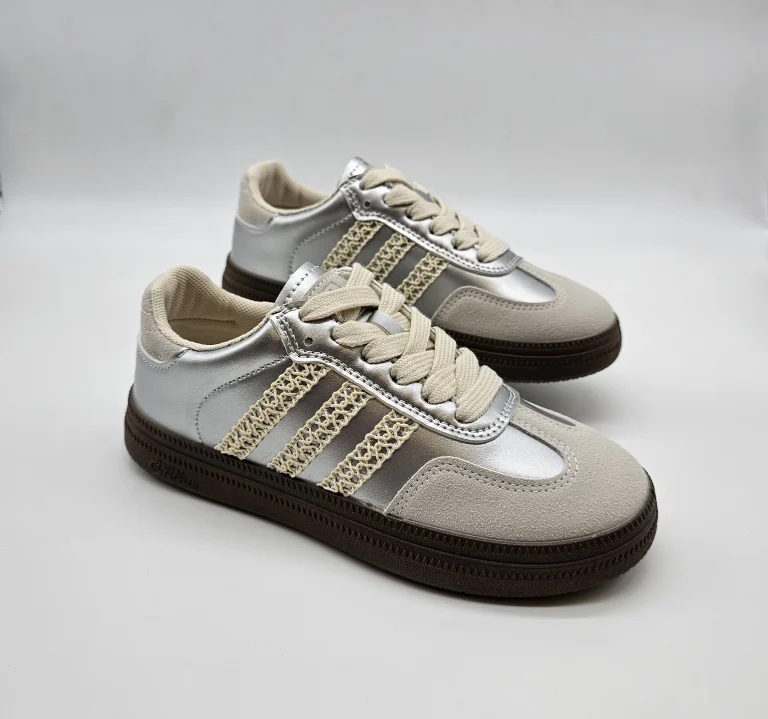 حذاء رياضي نسائي انيق فضي