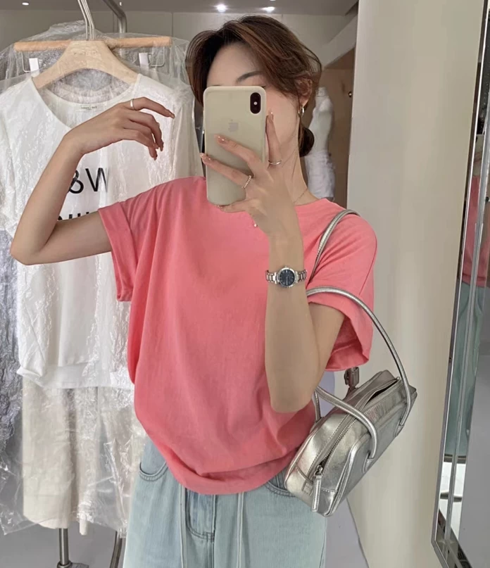 تيشرت بتصميم بسيط