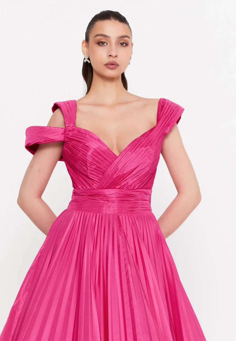 فستان سهرة وردي أنيق