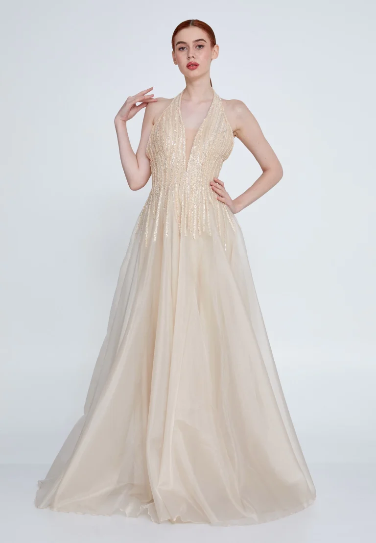 فستان سهرة بيج بتطريزات لامعه