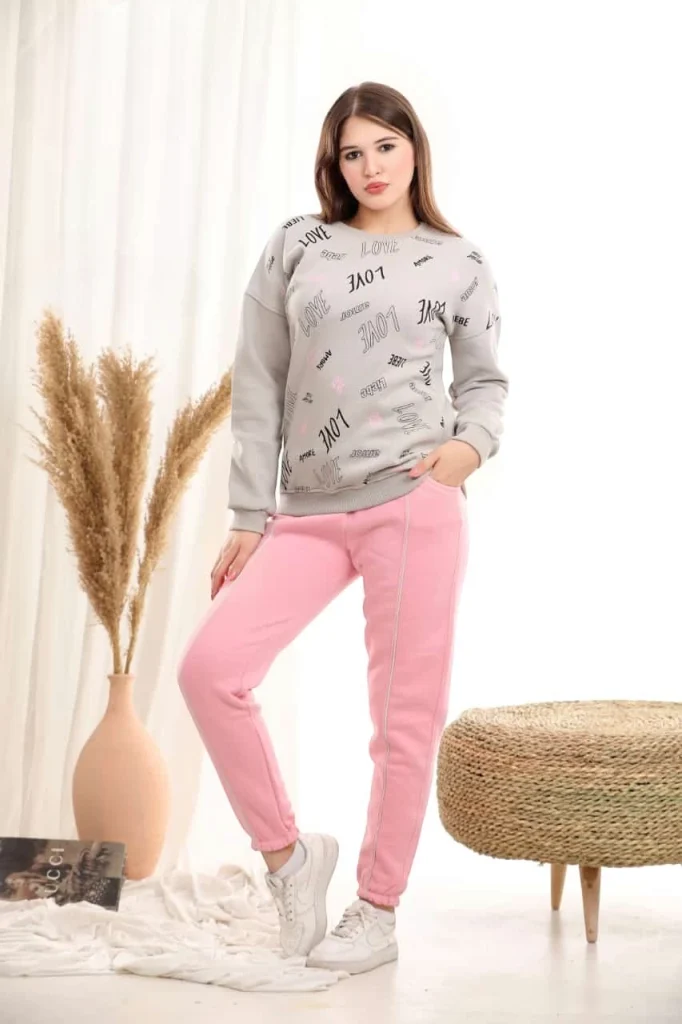 طقم شتوي بطبعات حروف للفتيات