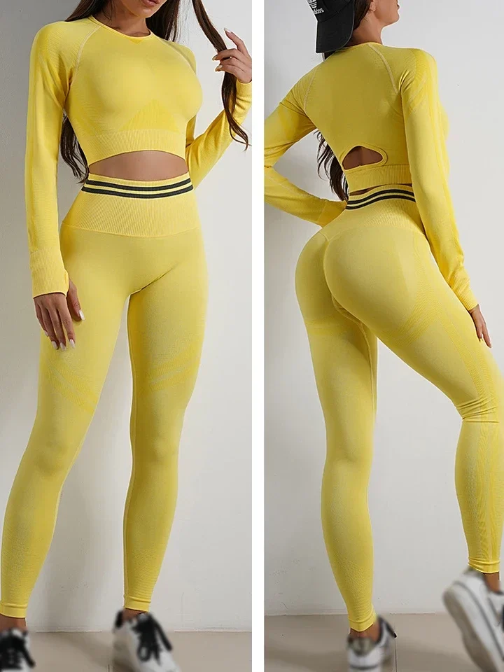 طقم نسائي رياضي